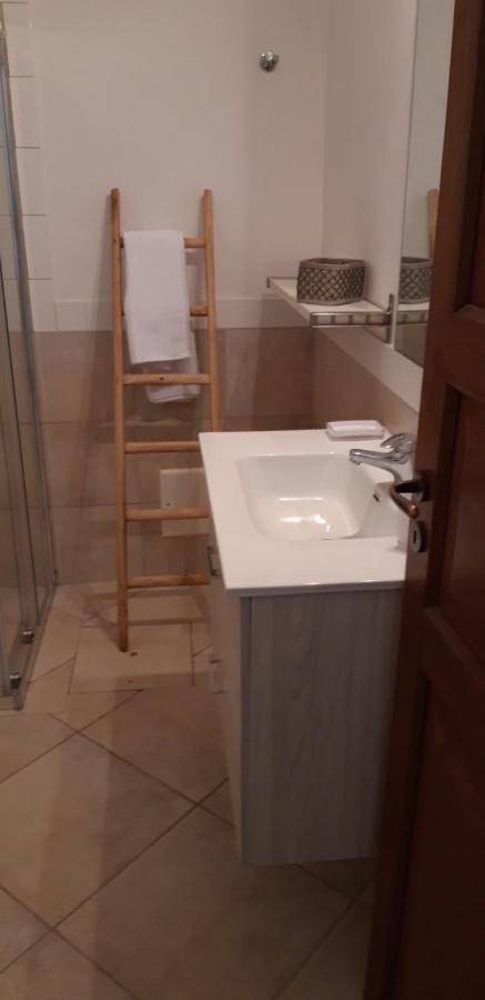 Cottage La Roccia Merine Экстерьер фото